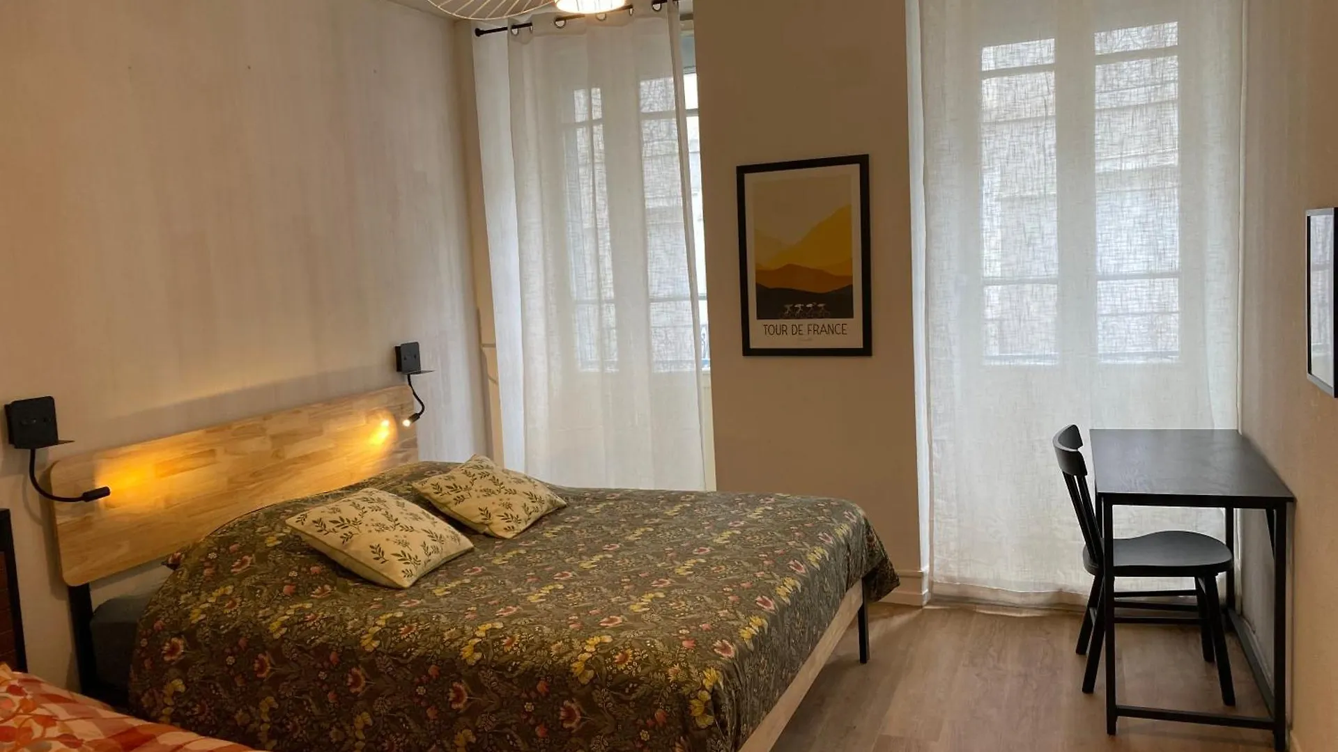 Central & Standing Germes, Traversant Avec Parking - Lits 180 King Size Et 160 Queen Size - Linge De Lit Et De Toilette Inclus Bagnères-de-Luchon 0*,