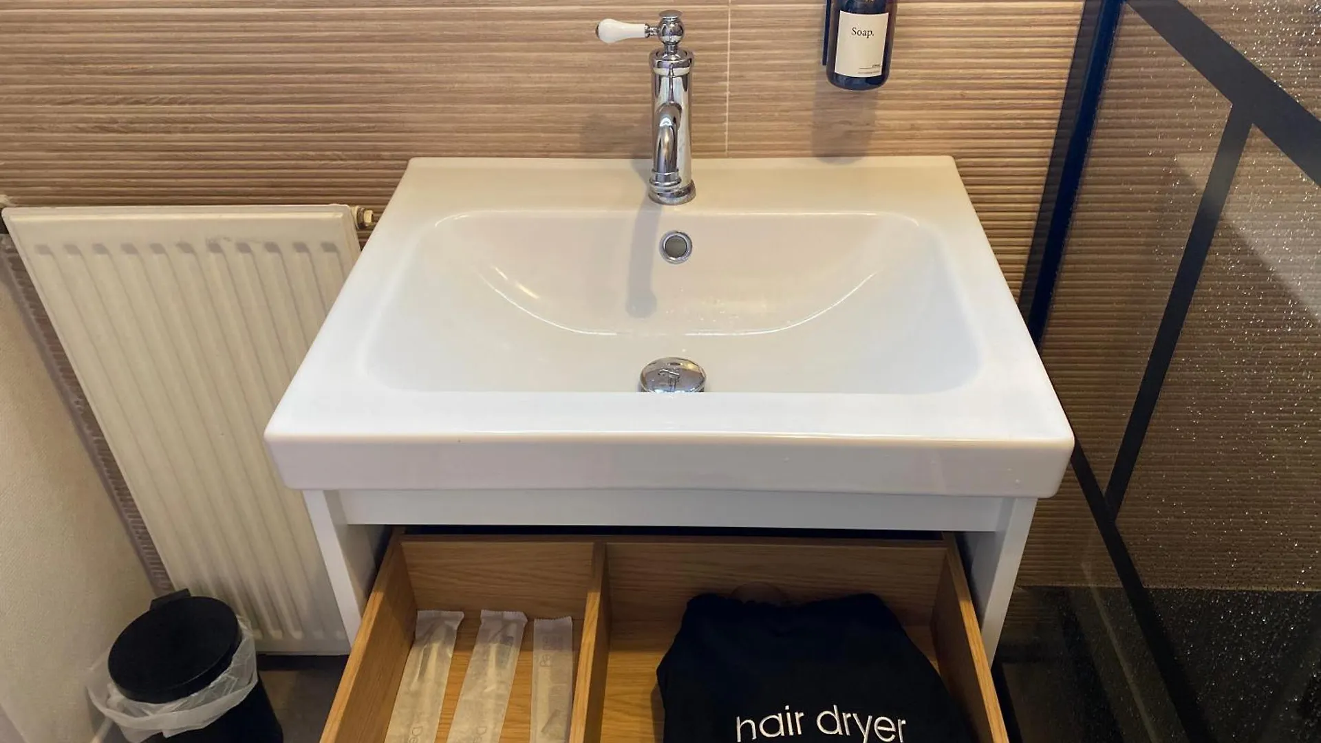 Central & Standing Germes, Traversant Avec Parking - Lits 180 King Size Et 160 Queen Size - Linge De Lit Et De Toilette Inclus Bagnères-de-Luchon Francia