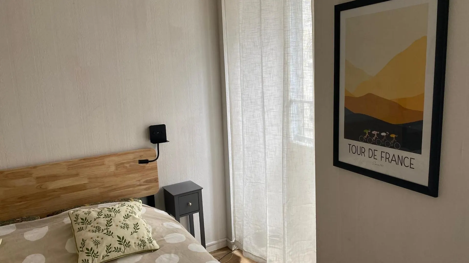 Apartamento Central & Standing Germes, Traversant Avec Parking - Lits 180 King Size Et 160 Queen Size - Linge De Lit Et De Toilette Inclus Bagnères-de-Luchon